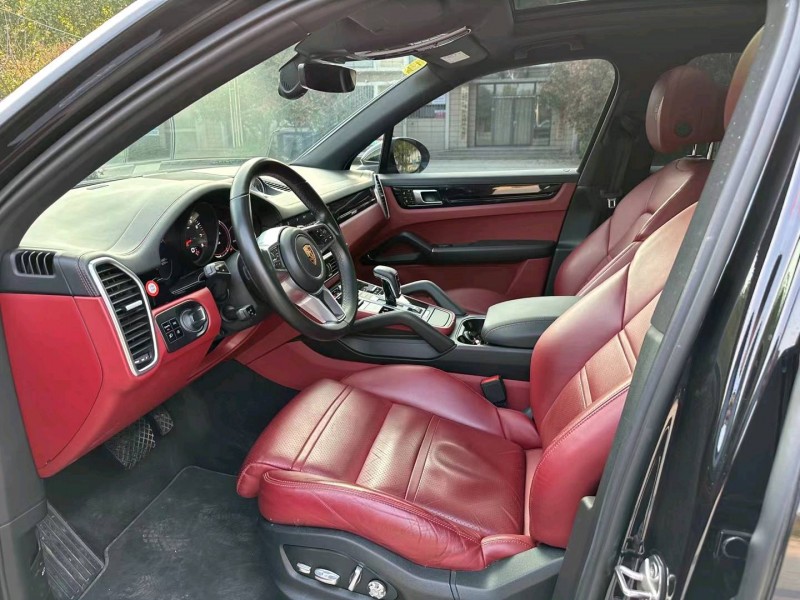 济南19年保时捷卡宴4