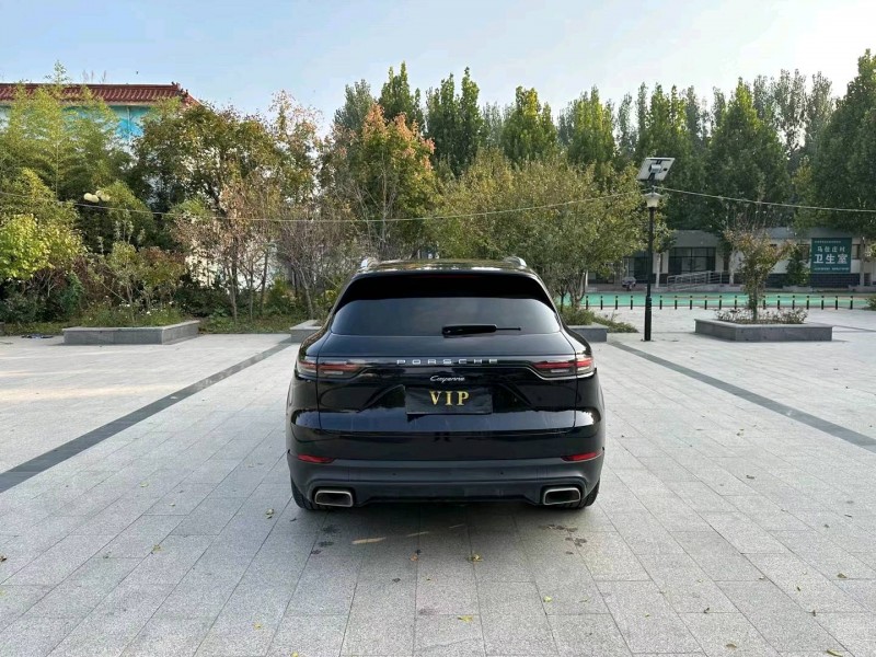 济南19年保时捷卡宴7