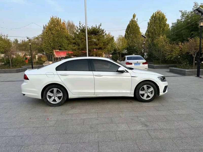 济南19年大众凌渡3