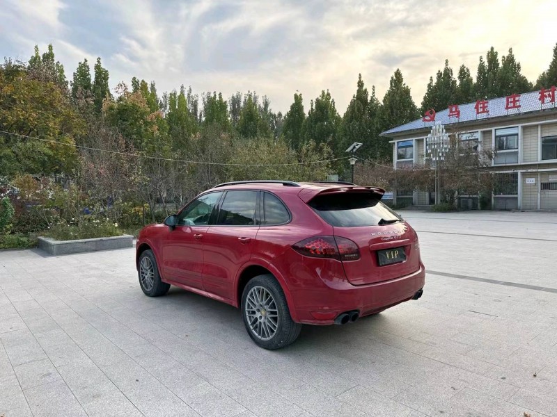 济南13年保时捷卡宴8