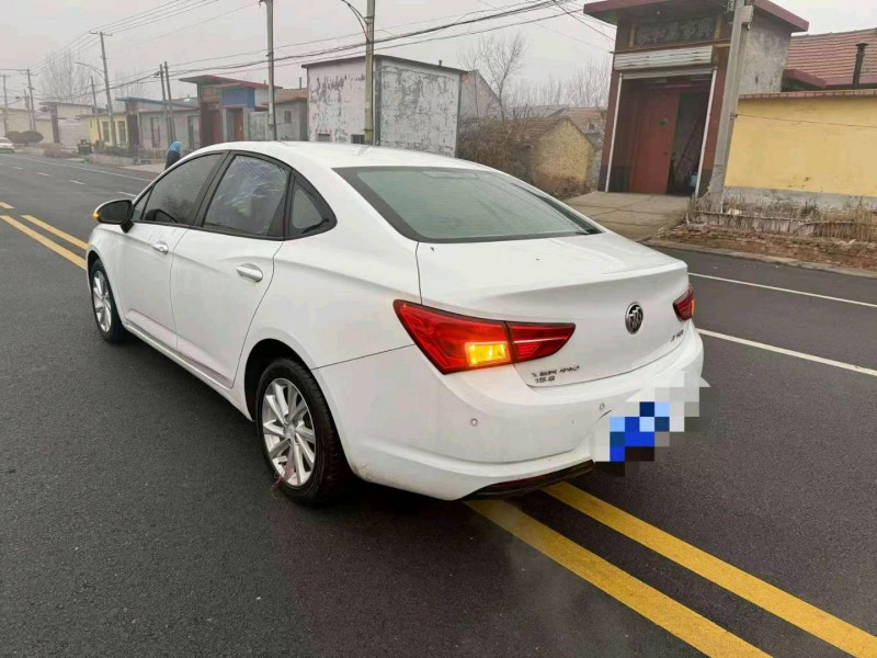 枣庄19年别克威朗4