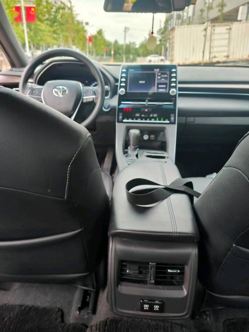 武汉20年丰田亚洲龙5