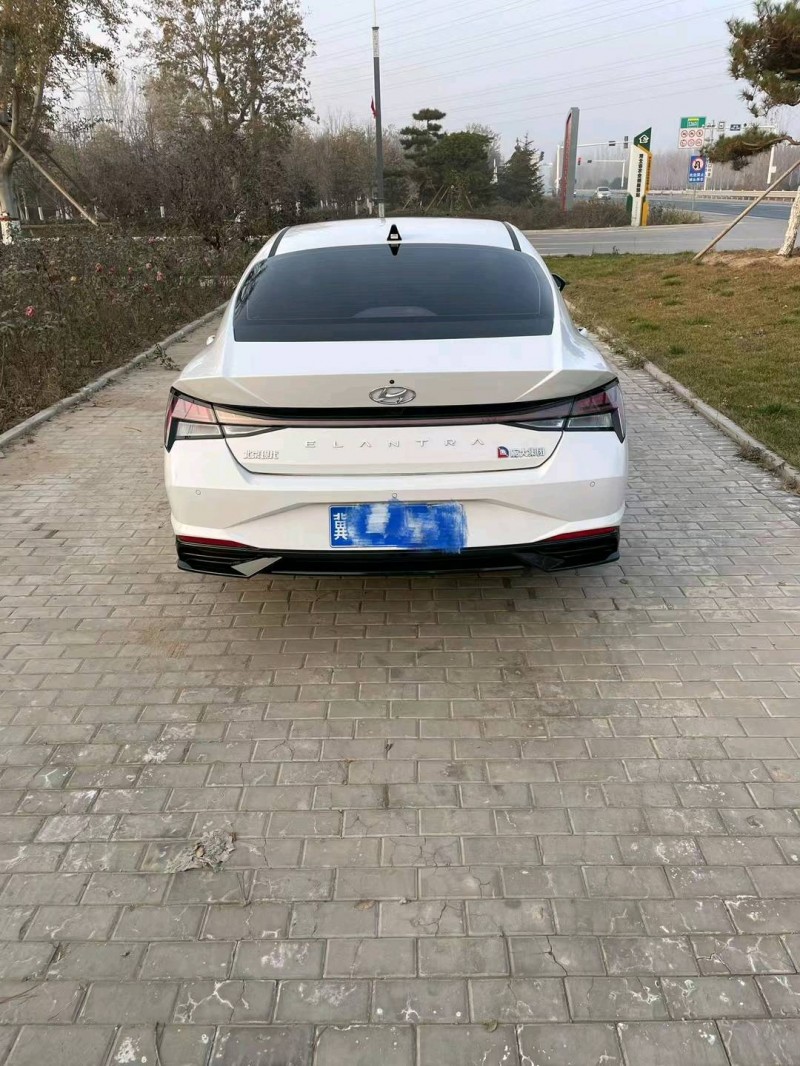 邯郸23年现代伊兰特2