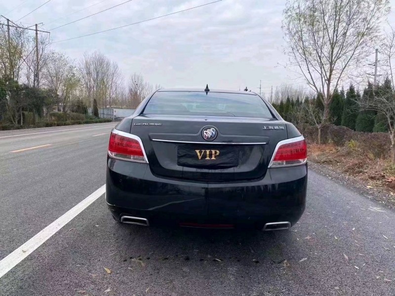 枣庄11年别克君越3