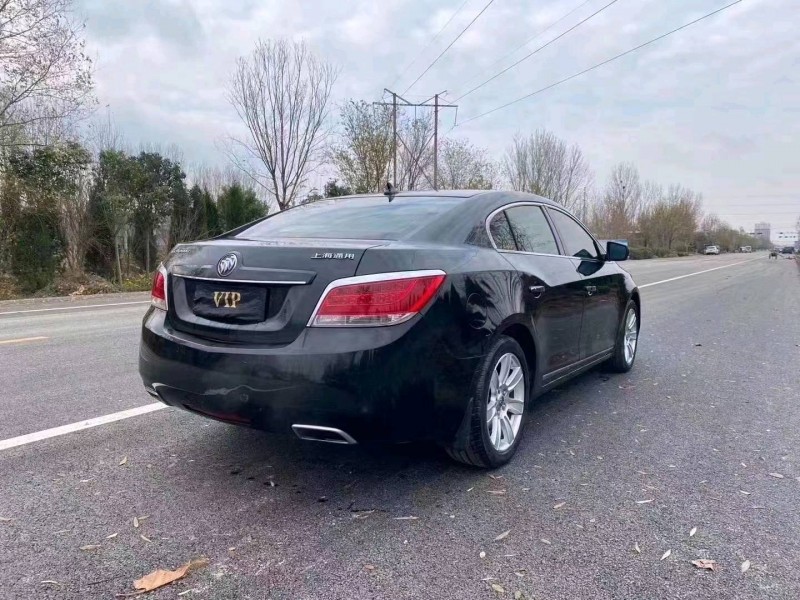 枣庄11年别克君越5