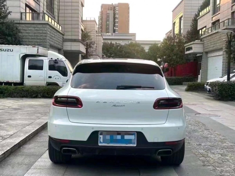 枣庄17年保时捷Macan9