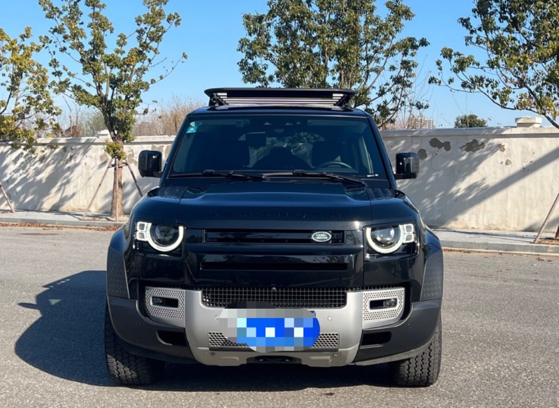 沈阳23年路虎卫士1