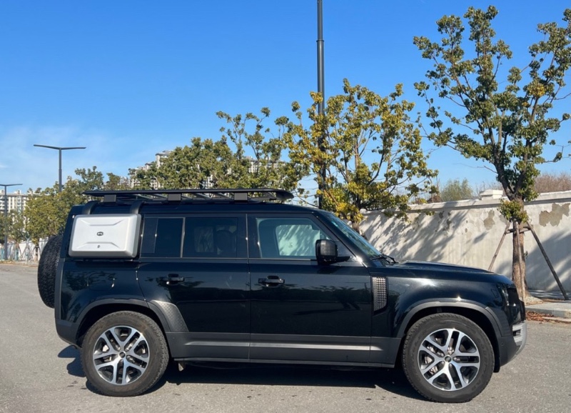 沈阳23年路虎卫士3