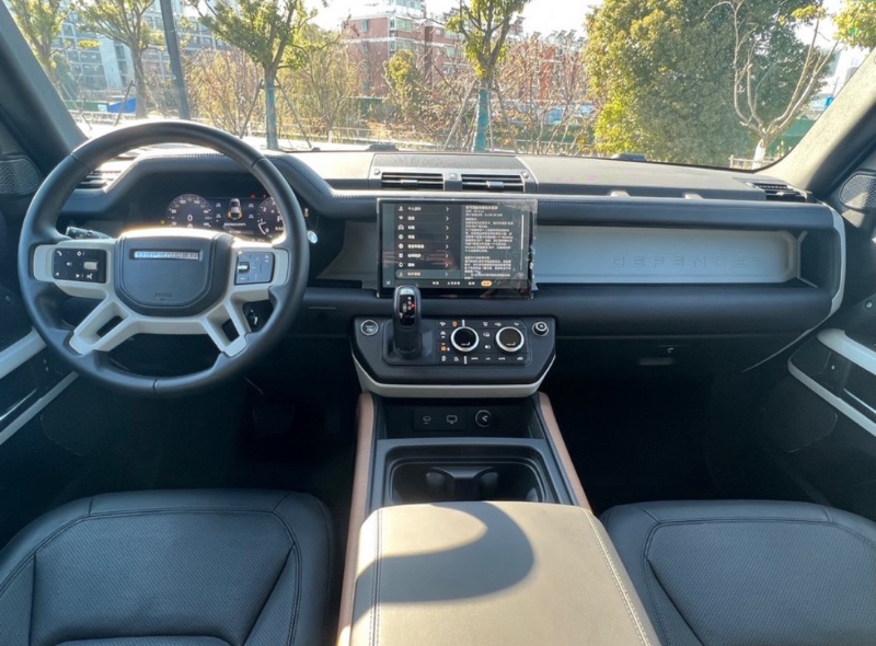 沈阳23年路虎卫士4