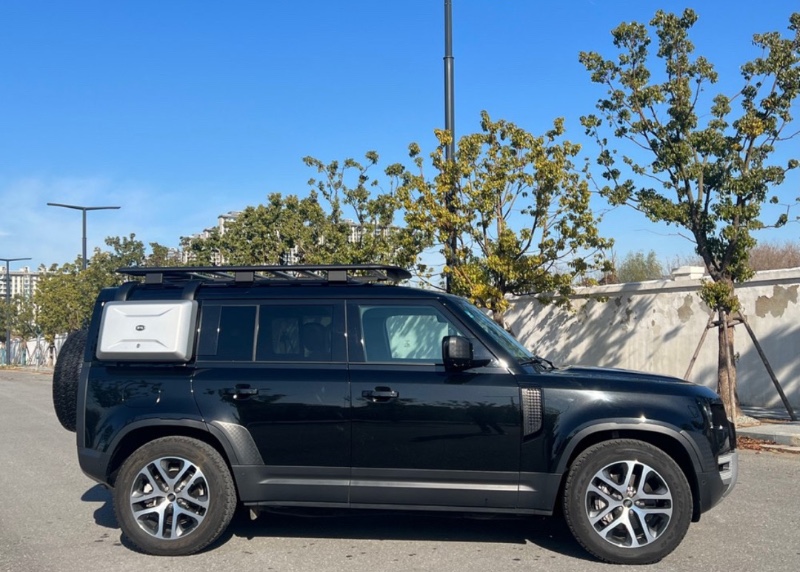 沈阳23年路虎卫士6