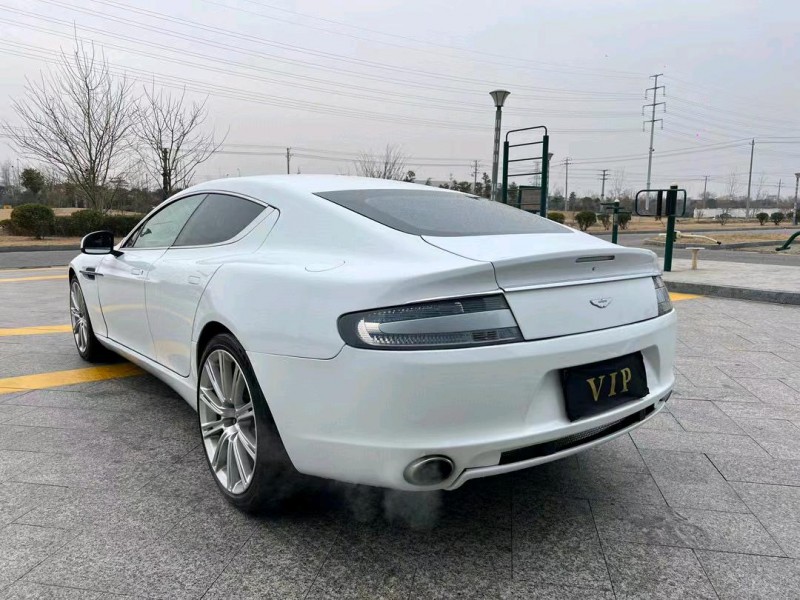盐城12年阿斯顿·马丁Rapide9