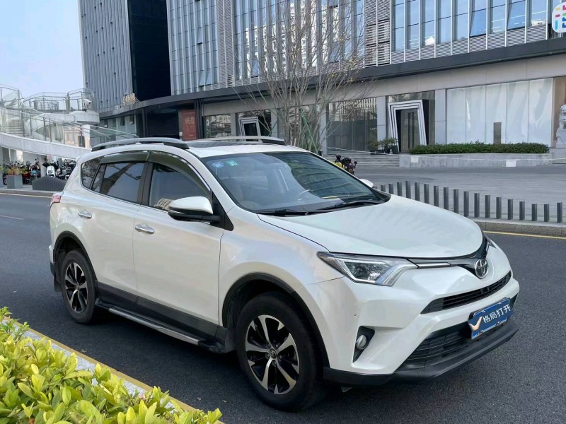 深圳17年丰田RAV4荣放2