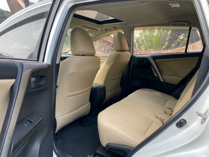 深圳17年丰田RAV4荣放5
