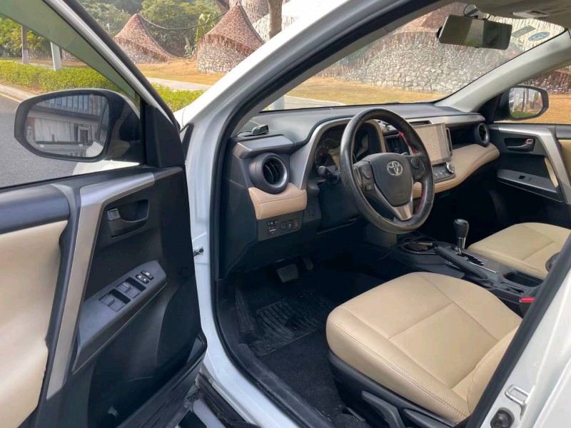 深圳17年丰田RAV4荣放6