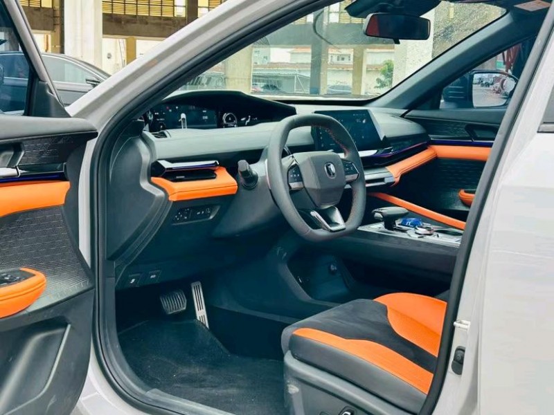 东莞23年长安汽车UNI-V6