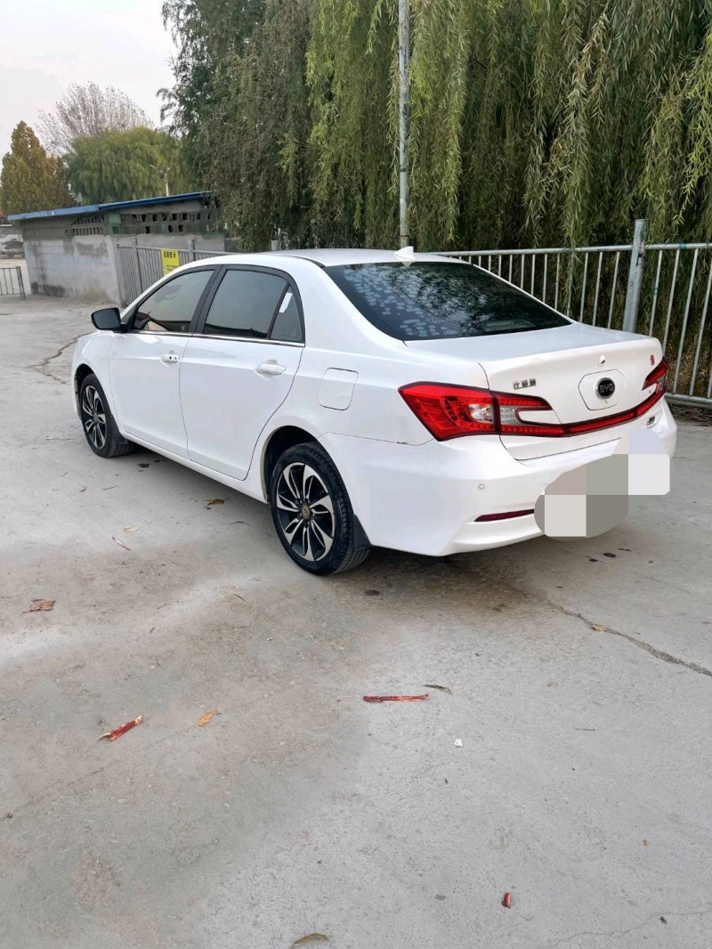 枣庄17年比亚迪秦4