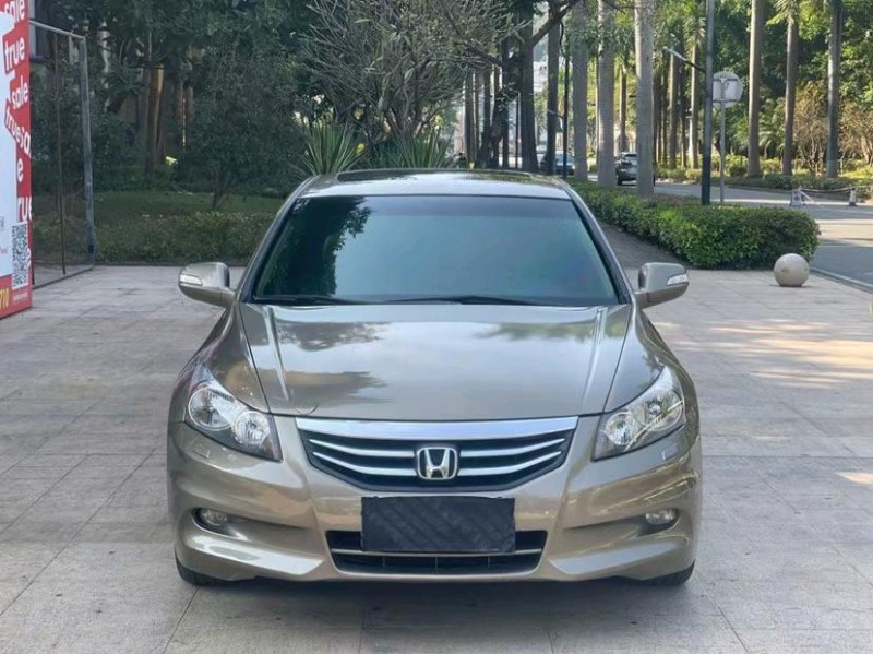 东莞11年本田雅阁1