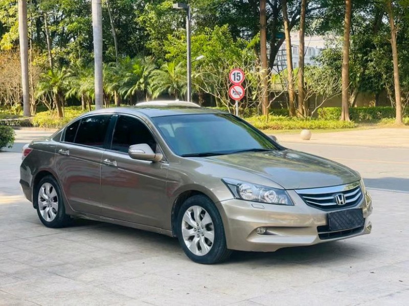 东莞11年本田雅阁3