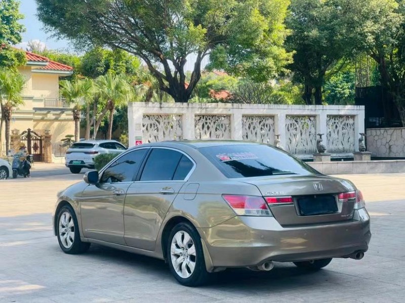 东莞11年本田雅阁7