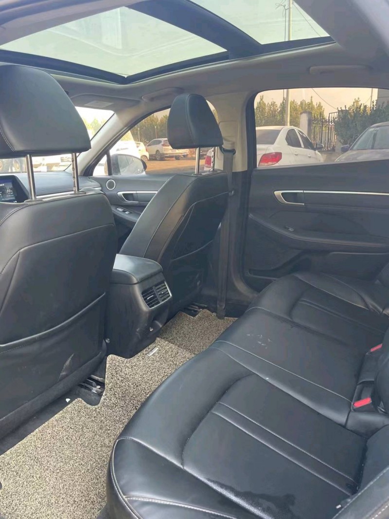 保定21年现代索纳塔十7