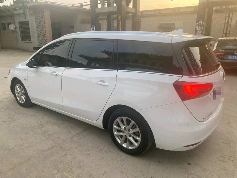 保定21年别克GL65