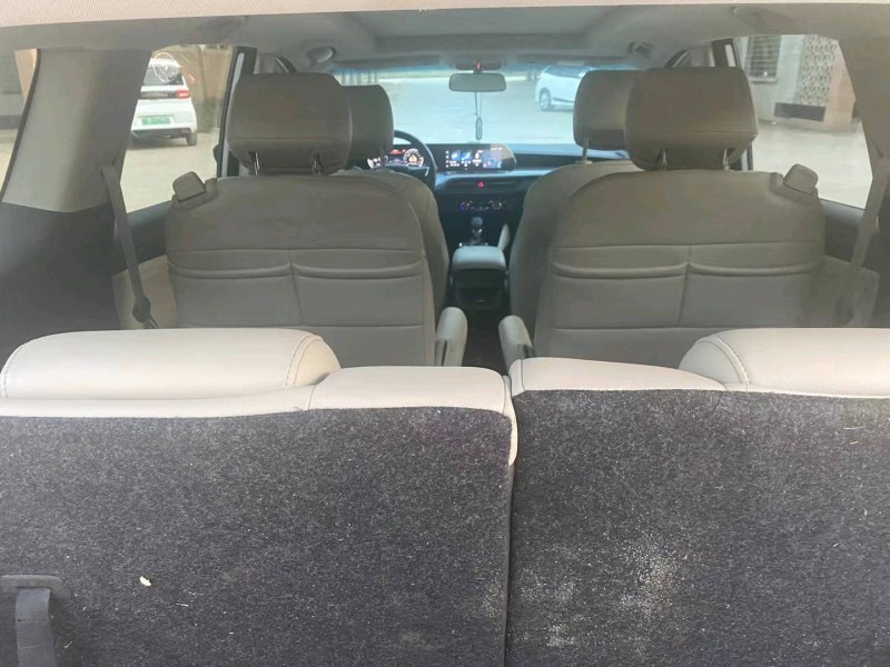 保定21年别克GL66