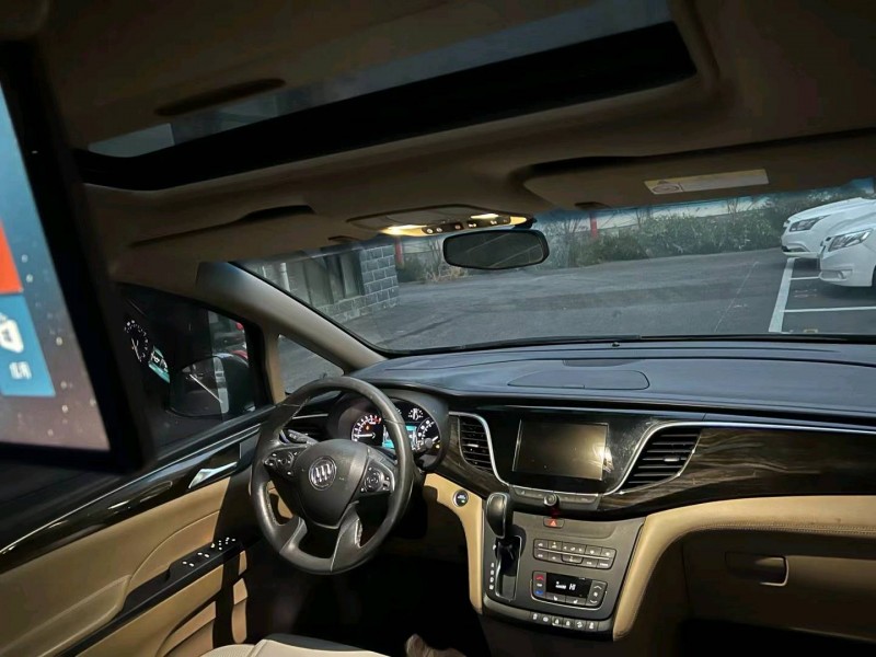 临沂18年别克GL84