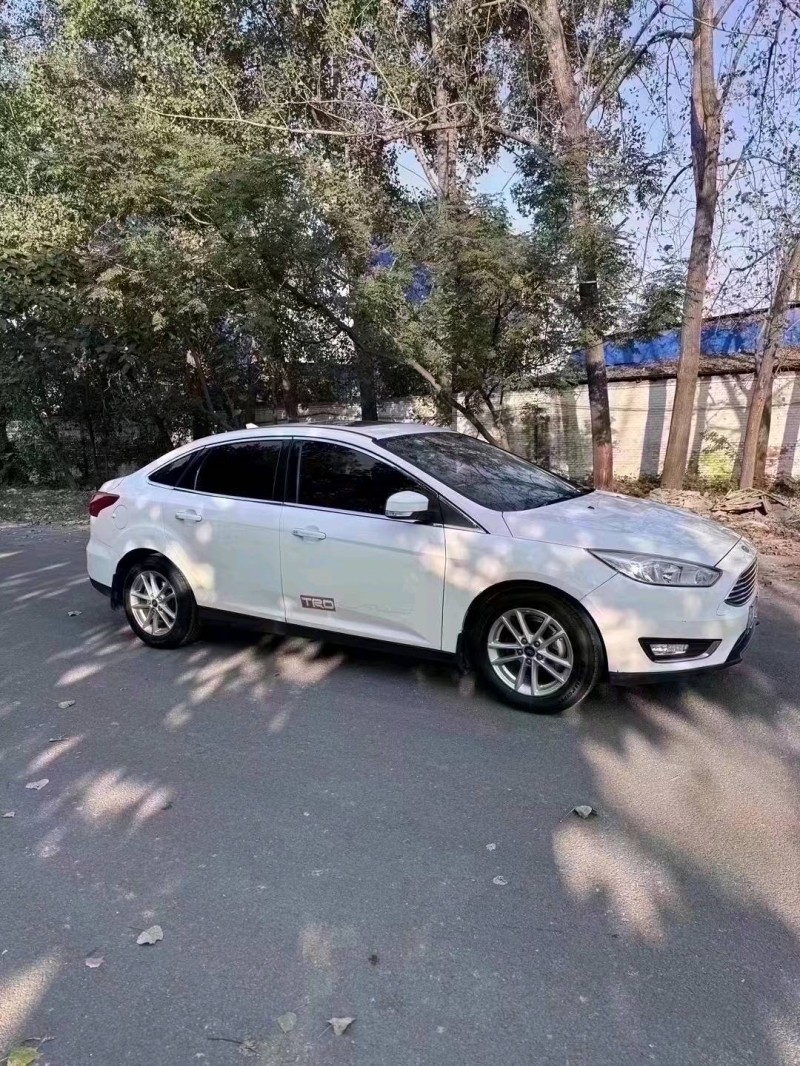 菏泽17年福特福克斯2