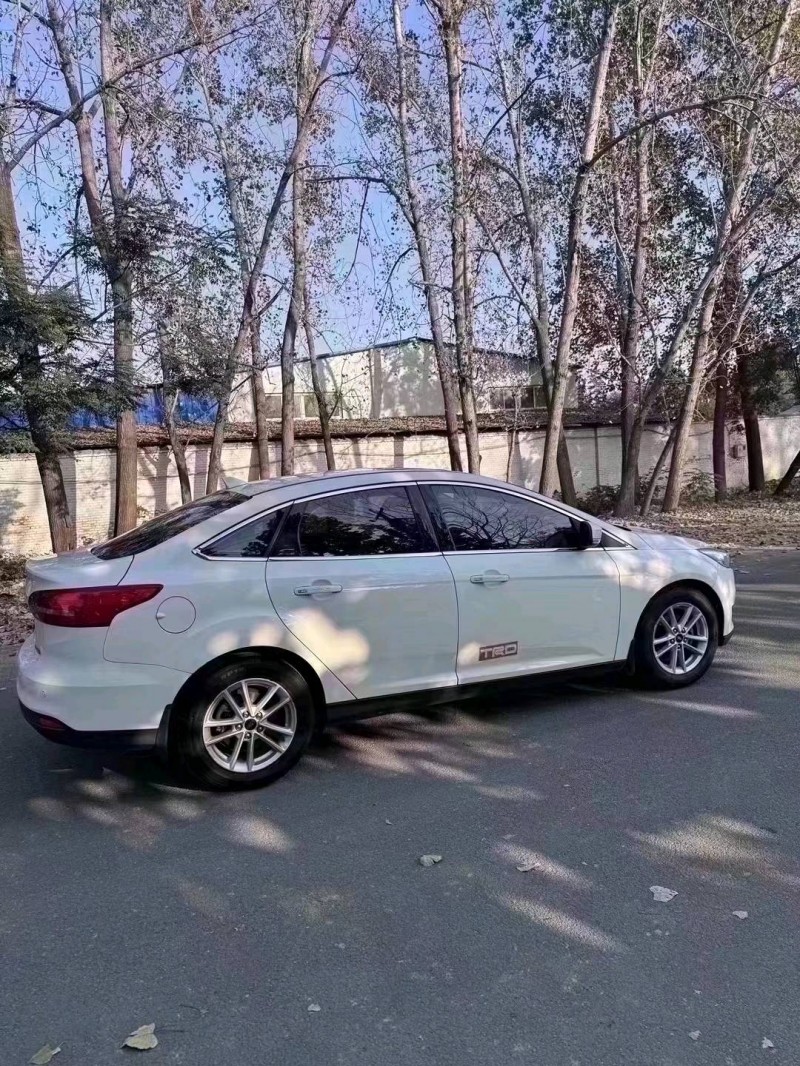 菏泽17年福特福克斯8