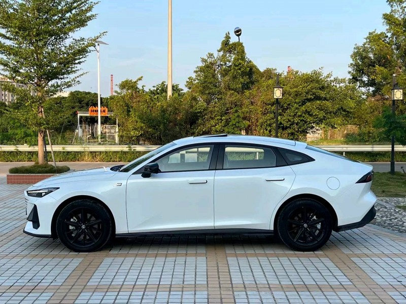 汕头23年长安汽车UNI-V3