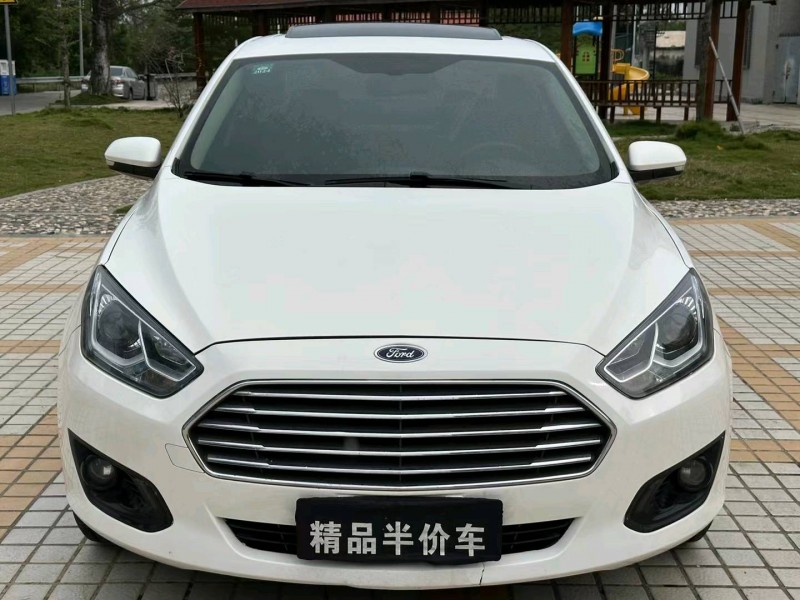 汕头18年福特福睿斯1