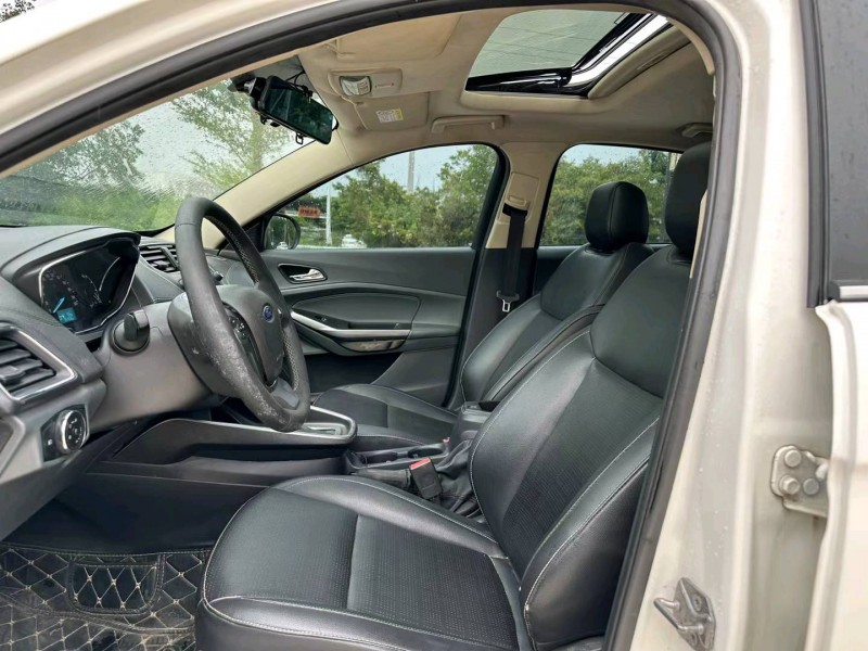 汕头18年福特福睿斯3