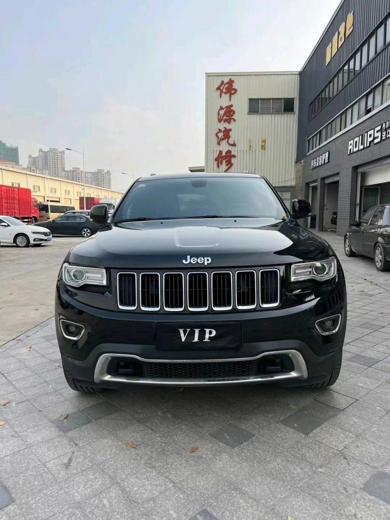 广州17年Jeep大切诺基1