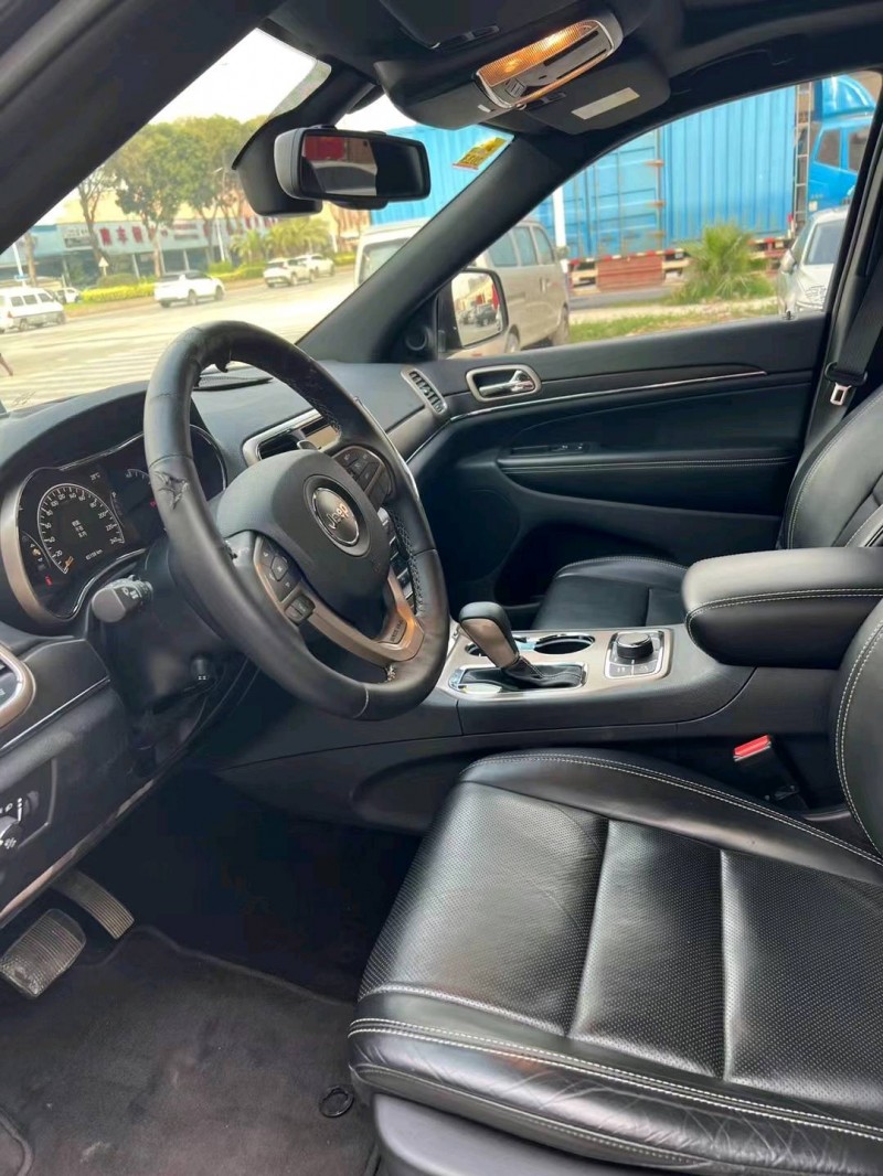 广州17年Jeep大切诺基5