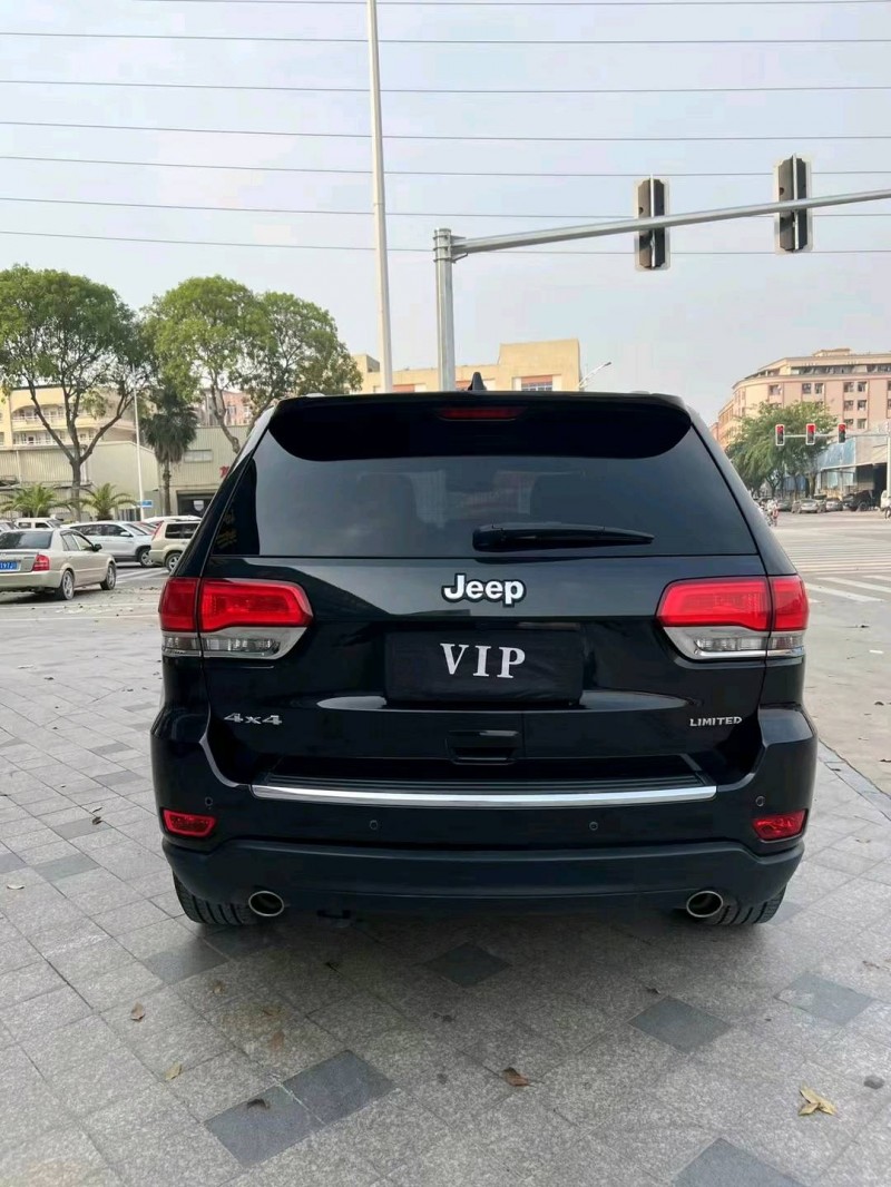 广州17年Jeep大切诺基7