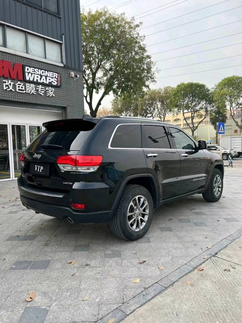 广州17年Jeep大切诺基9