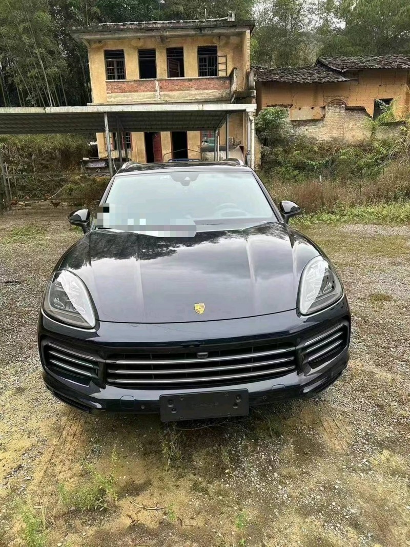 佛山22年保时捷卡宴1