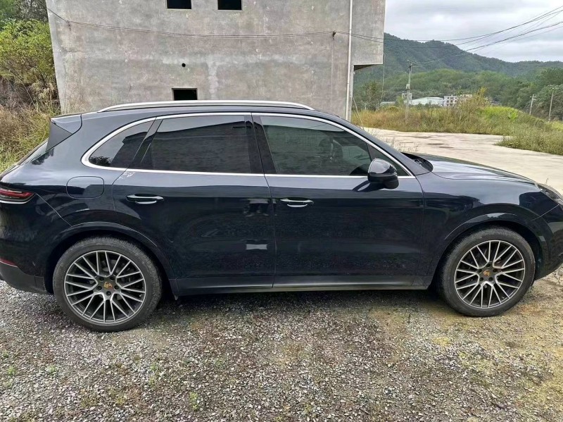 佛山22年保时捷卡宴2