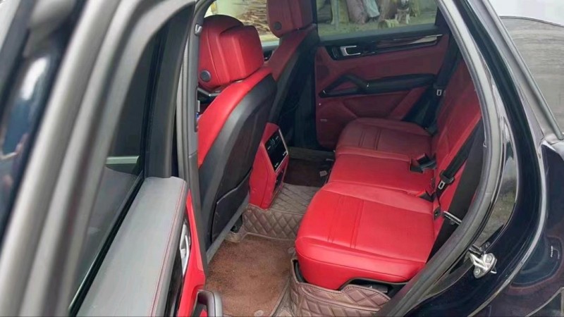 佛山22年保时捷卡宴5