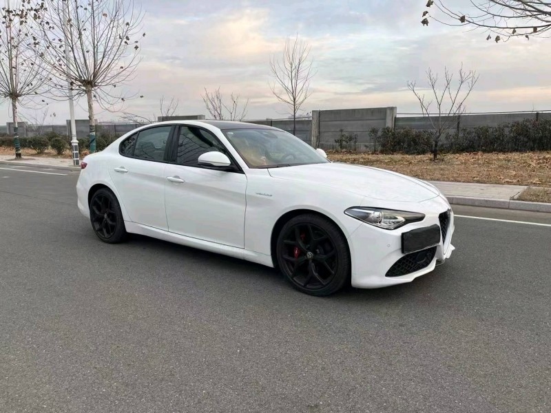 徐州21年阿尔法·罗密欧Giulia2