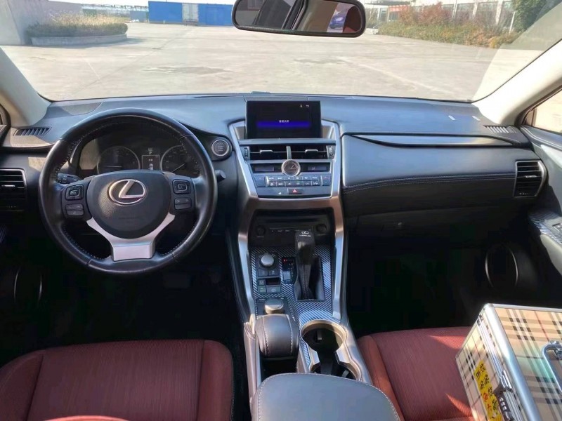 东营15年雷克萨斯NX7