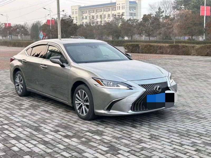 东营21年雷克萨斯ES5