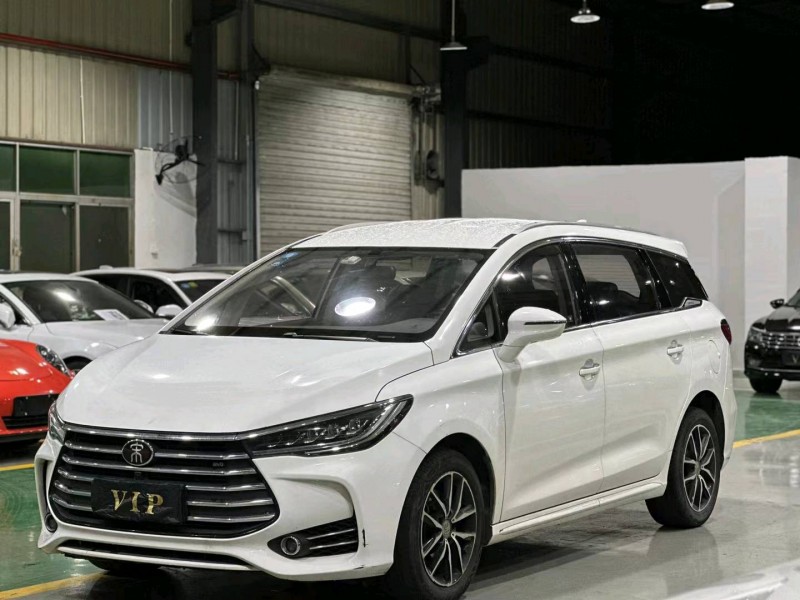 深圳18年比亚迪宋9