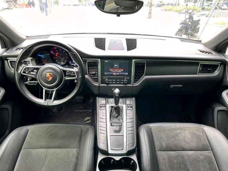 珠海17年保时捷Macan6