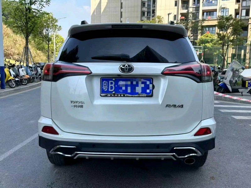 深圳18年丰田RAV4荣放4