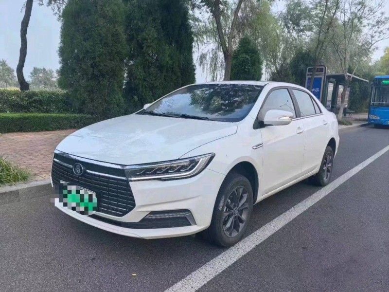 青岛23年比亚迪秦2