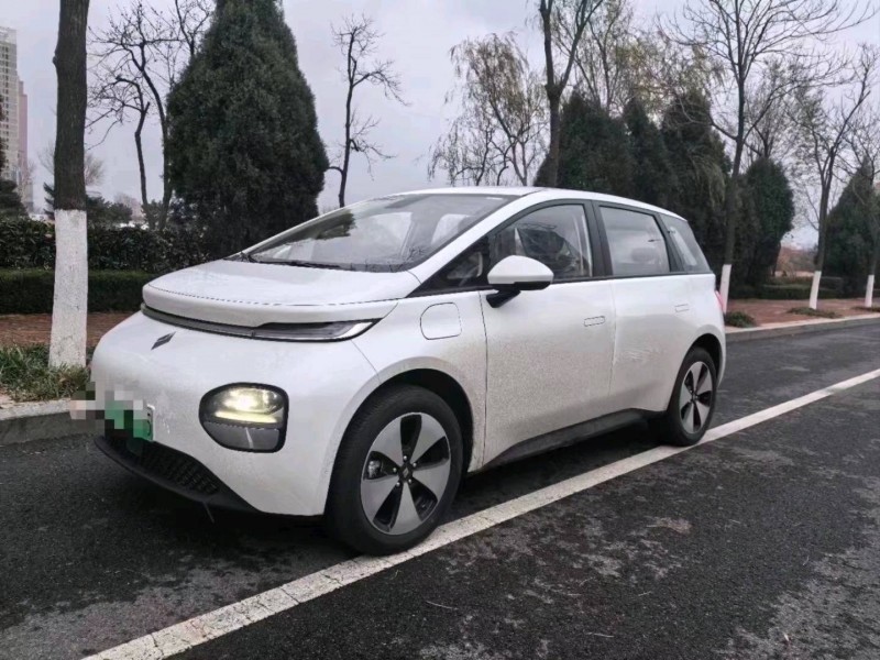 青島23年寶駿云朵3