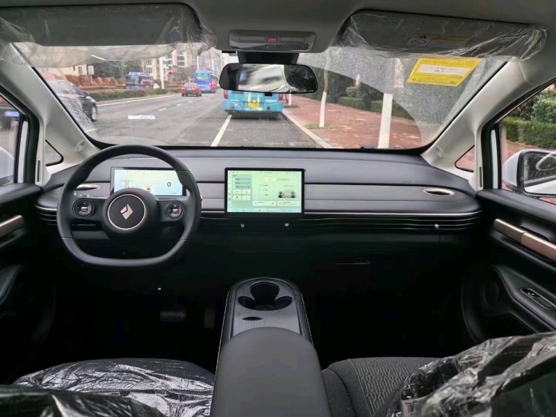 青島23年寶駿云朵5