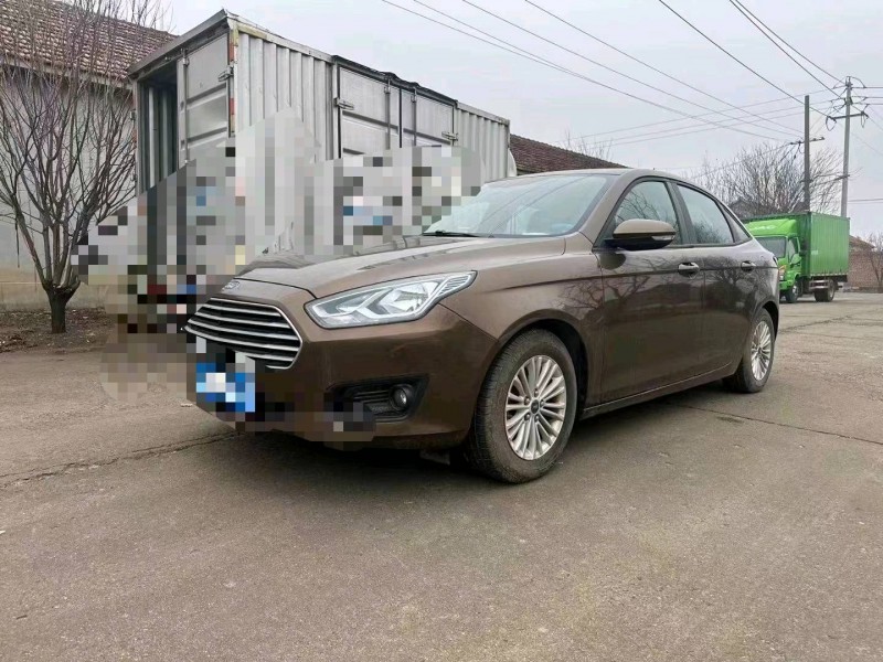 青岛16年福特福睿斯2