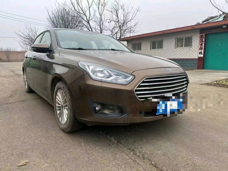 青岛16年福特福睿斯3